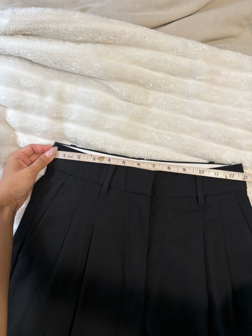 Aritzia Black The Effortless Pant Day Twill, Size 0 - Picture 10 of 16